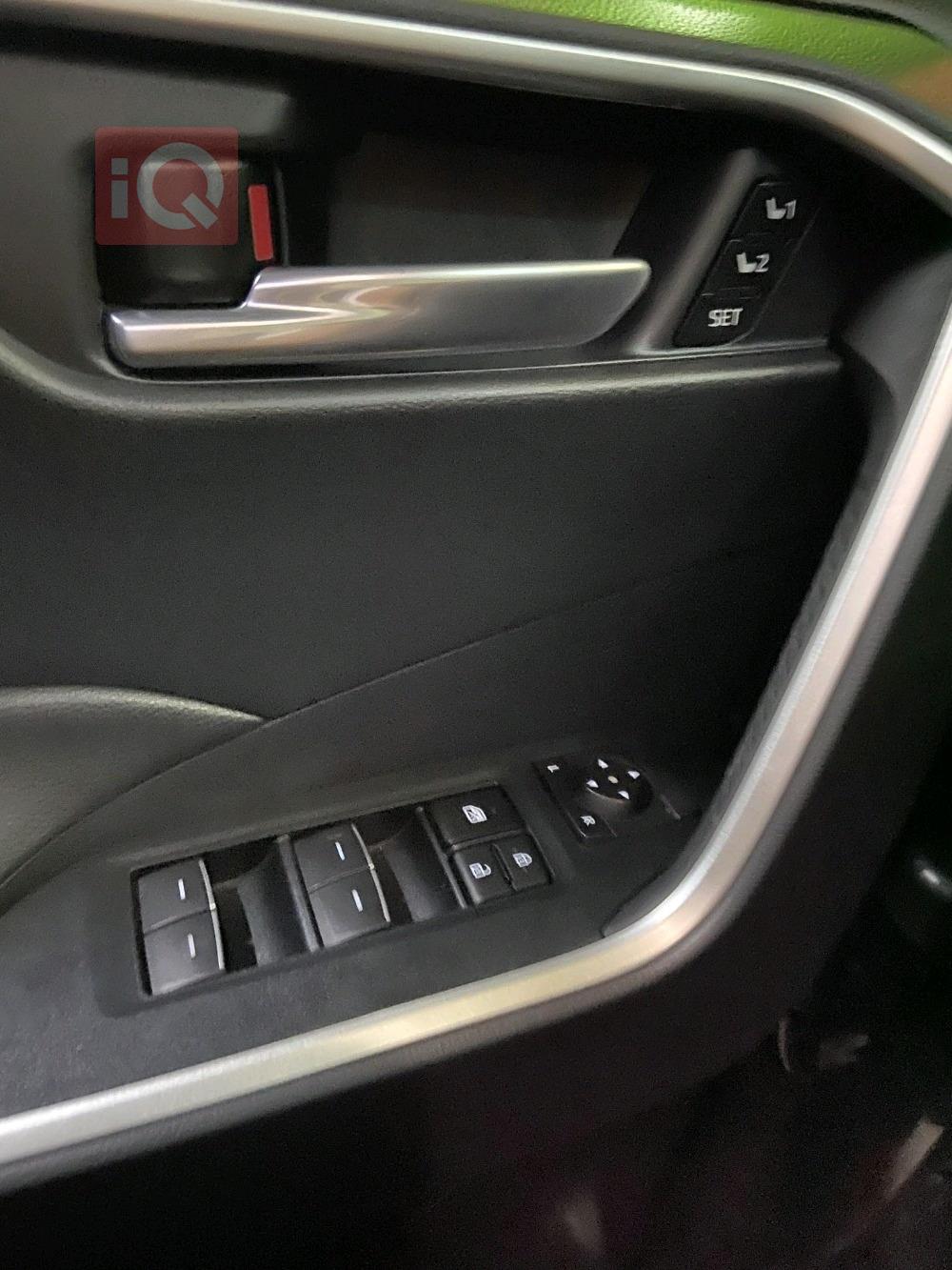 تۆیۆتا ڕاڤ 4